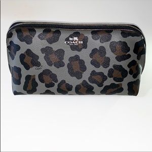 Coach 22 cosmetic case